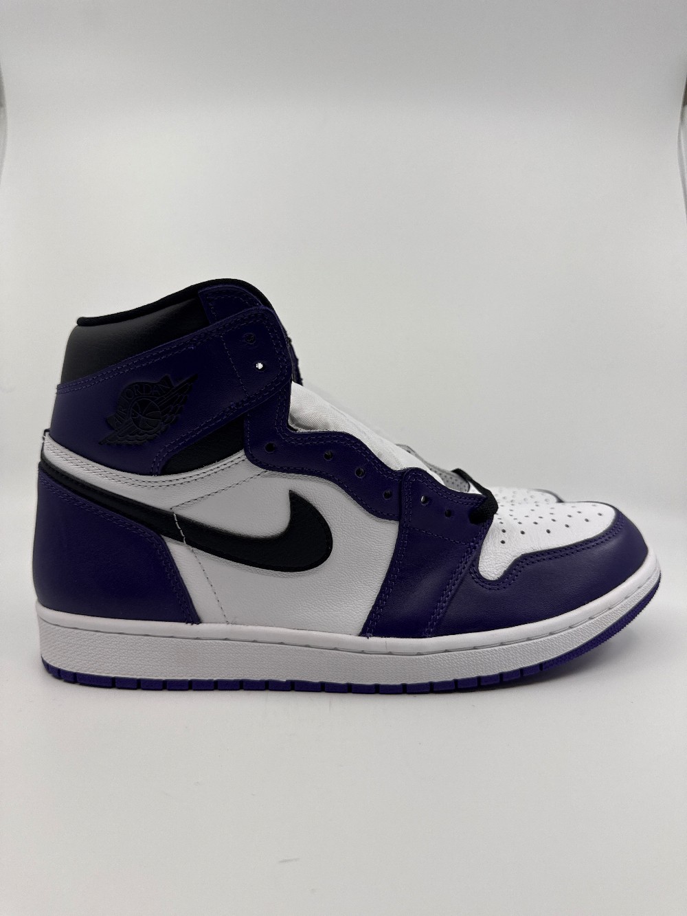 AJ 1 - COURT PURPLE WHITE