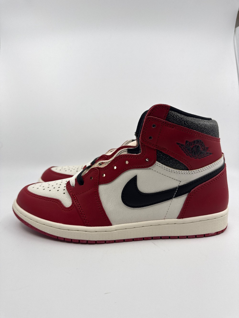 AJ 1 - CHICAGO LOST AND FOUND