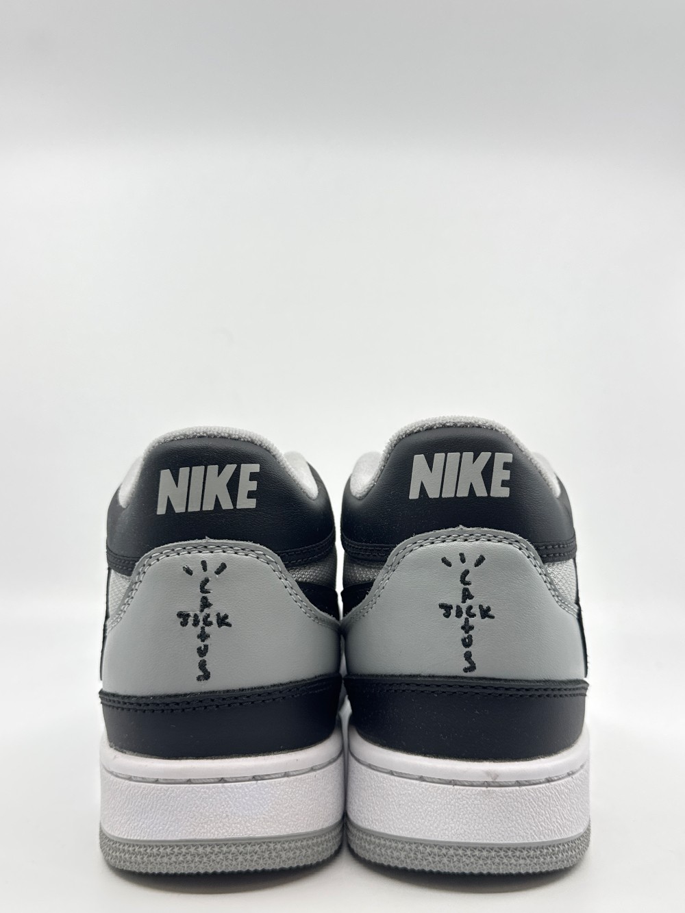 NIKE MAC ATTACK - TRAVIS SCOTT CACTUS JACK