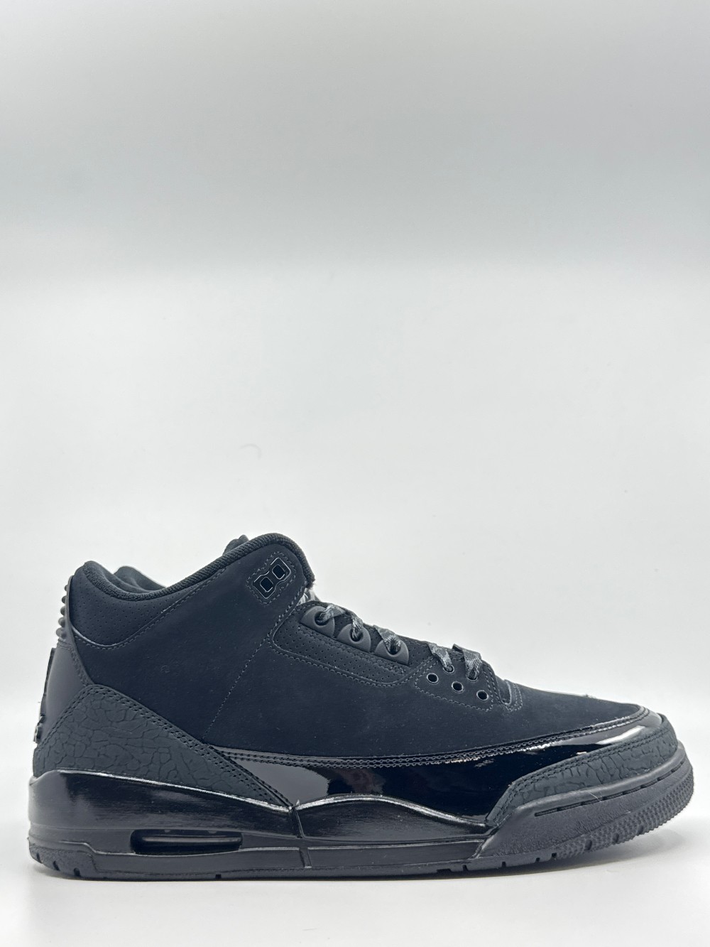 AJ 3 - BLACK CAT (2025)