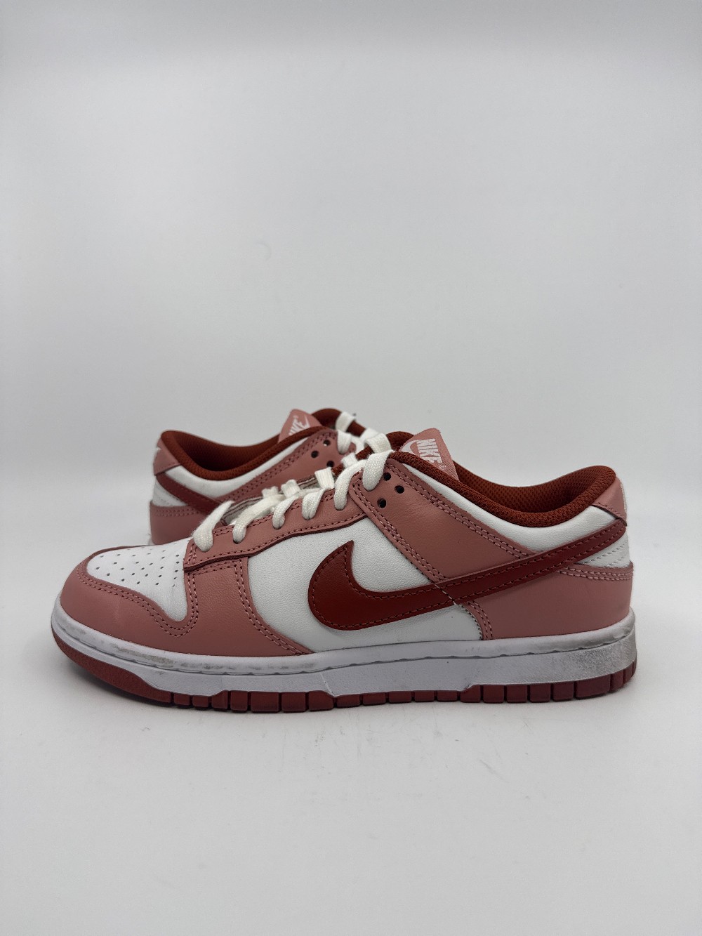 *USED/NO BOX* NIKE DUNK LOW (W) - RED STARDUST