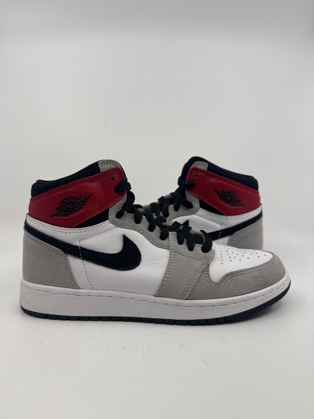 *USED/NO BOX* AJ 1 (GS) LIGHT SMOKE GREY