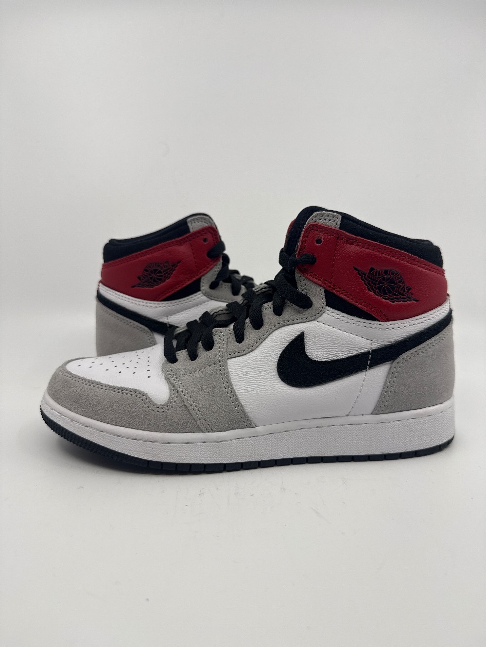 *USED/NO BOX* AJ 1 (GS) LIGHT SMOKE GREY