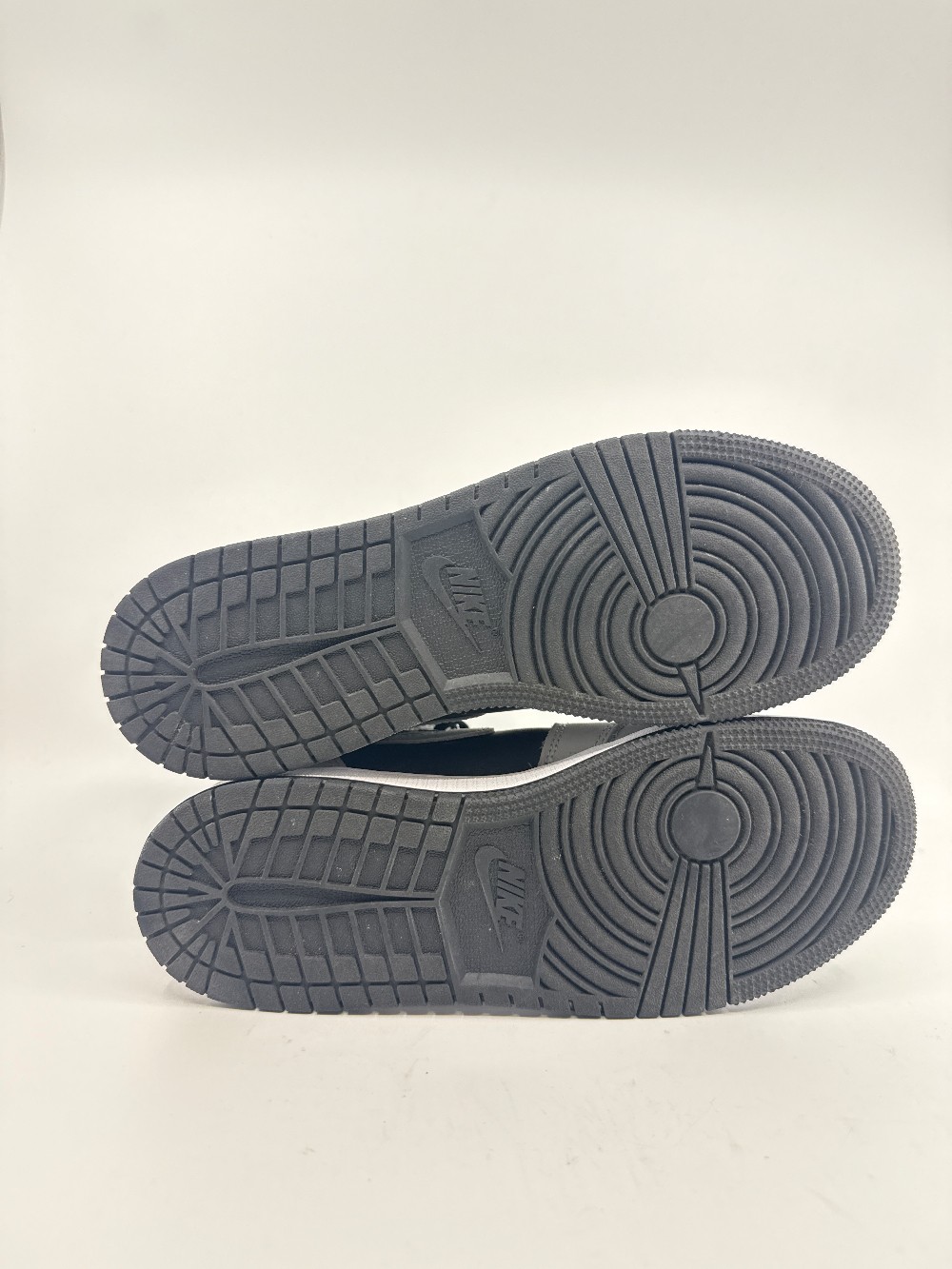 *USED/NO BOX* AJ 1 (GS) - SHADOW 2.0