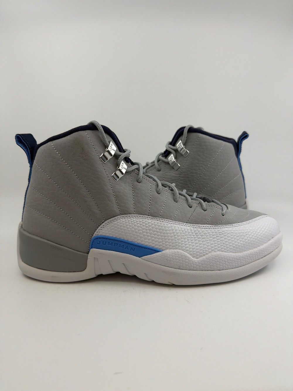 *USED* AJ 12 - GREY UNIVERSITY BLUE