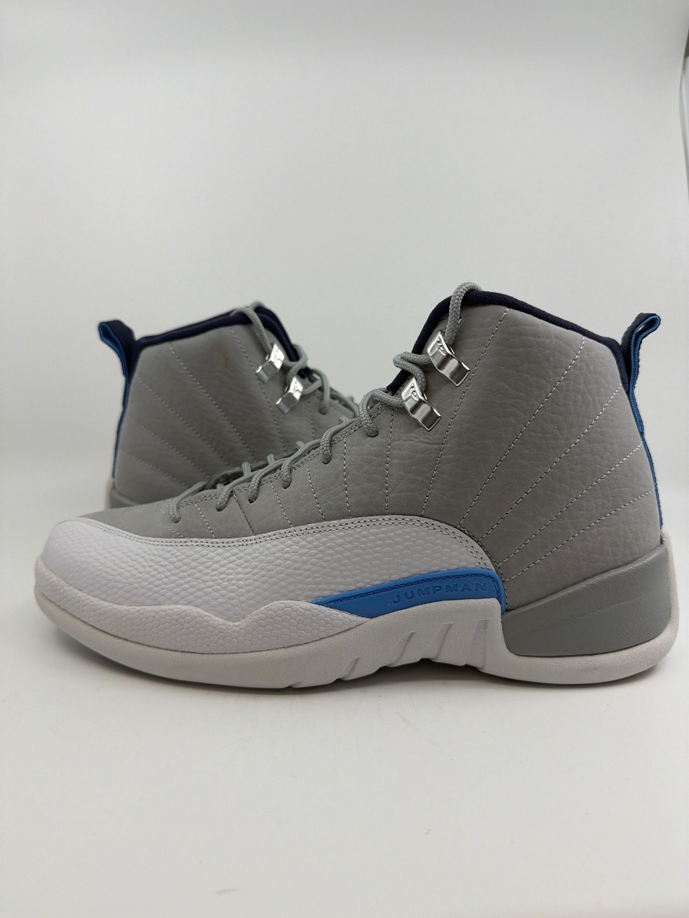 *USED* AJ 12 - GREY UNIVERSITY BLUE
