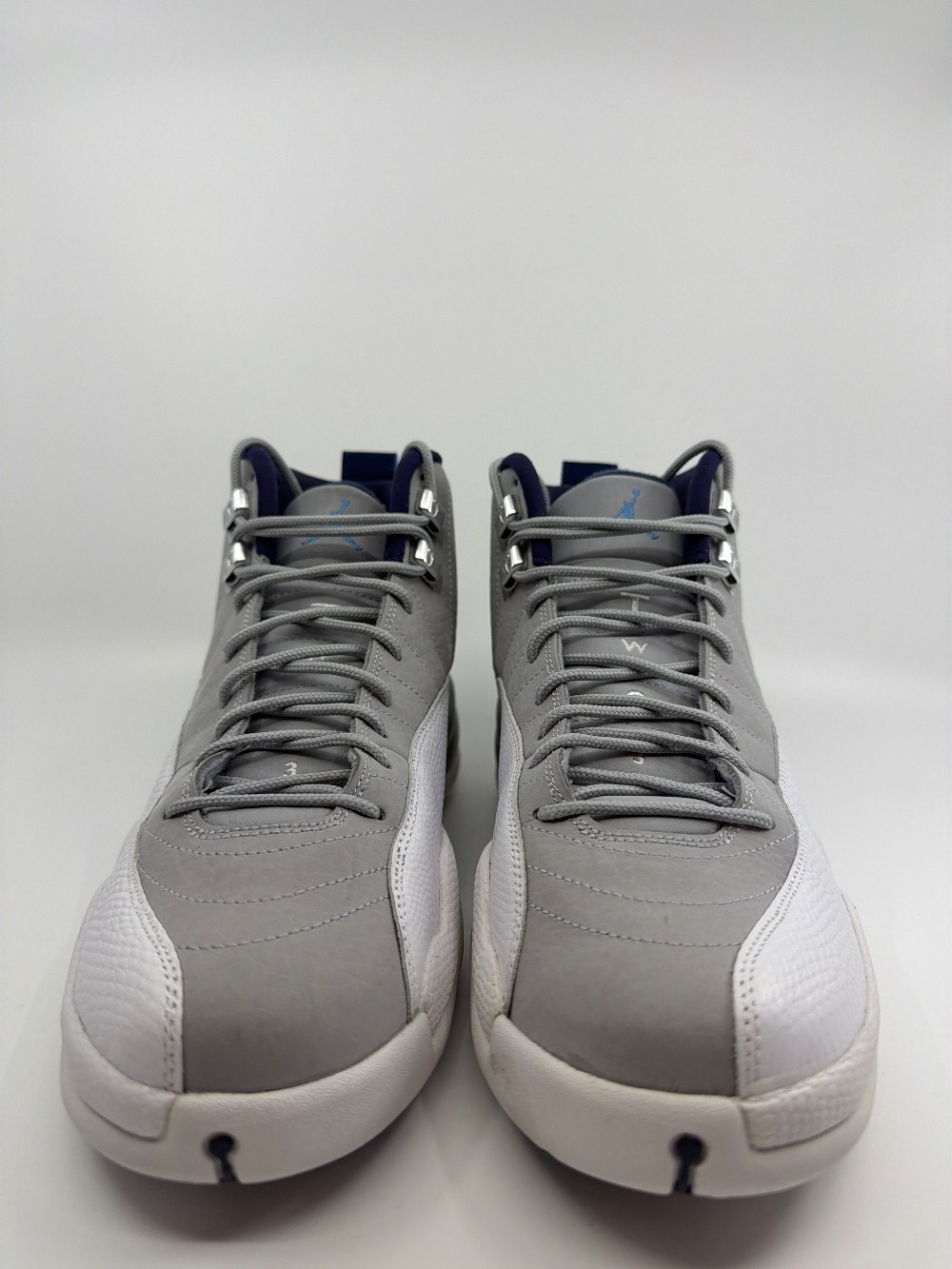 *USED* AJ 12 - GREY UNIVERSITY BLUE