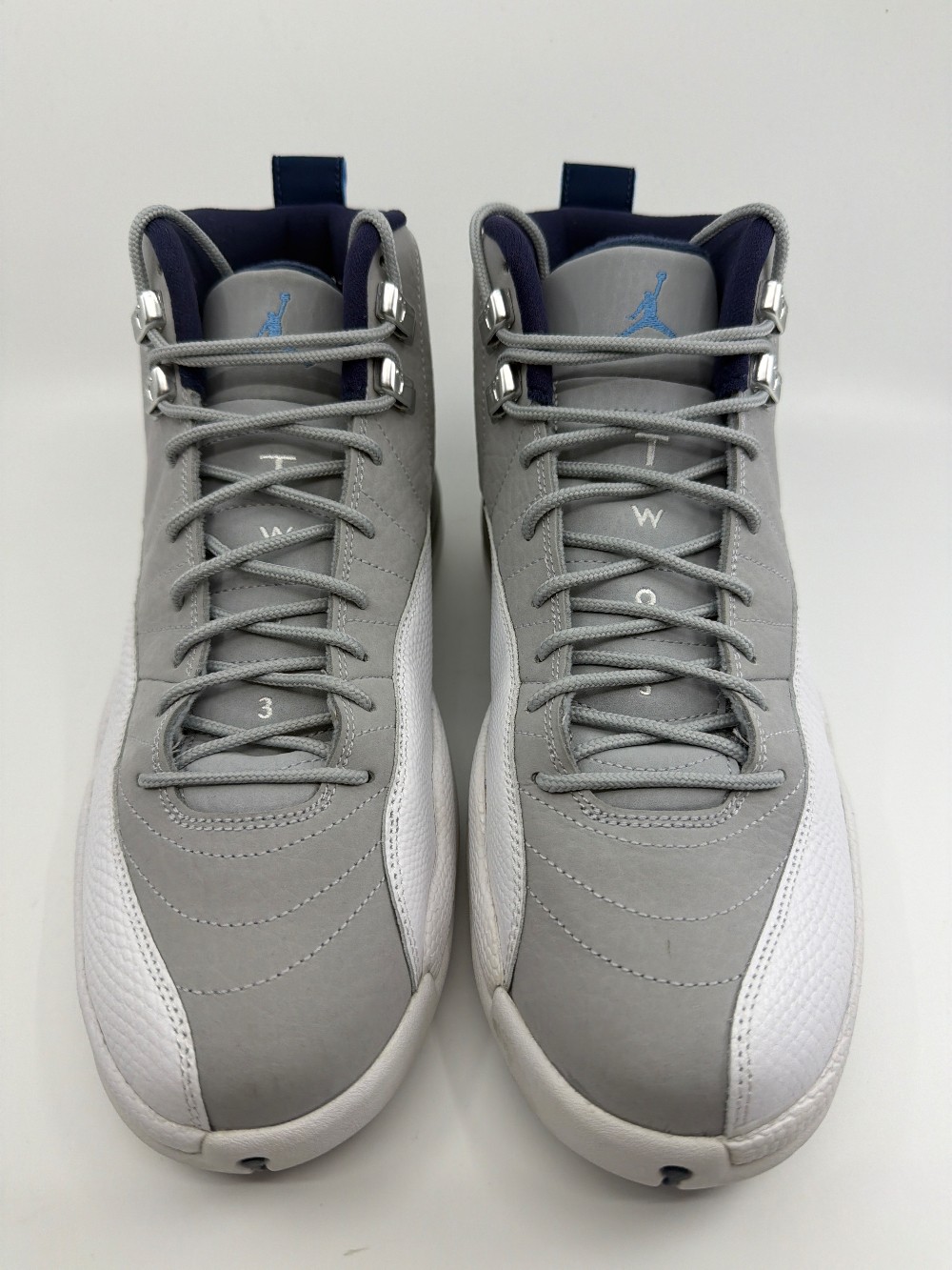 *USED* AJ 12 - GREY UNIVERSITY BLUE