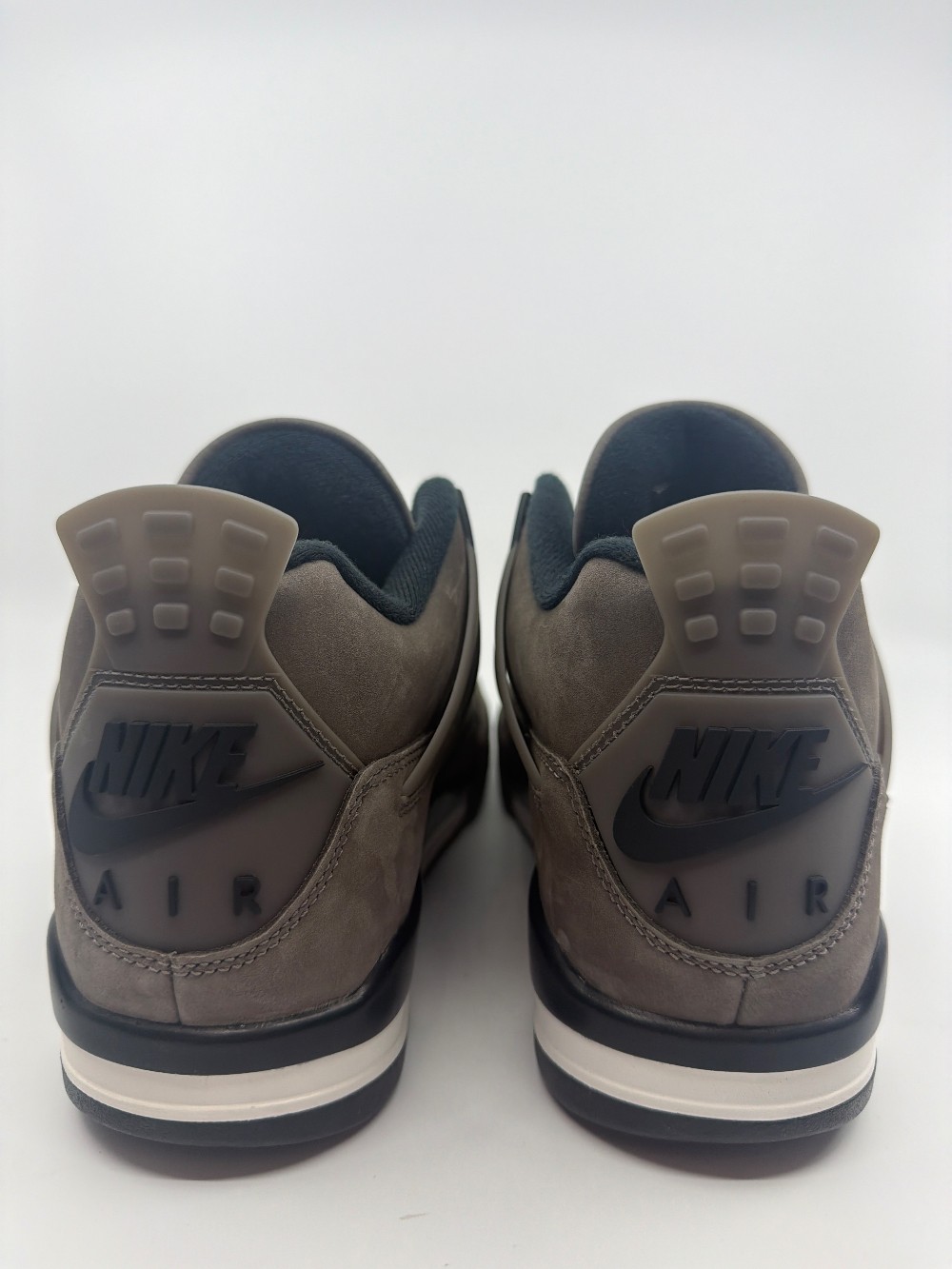 AJ 4 - CAVE STONE