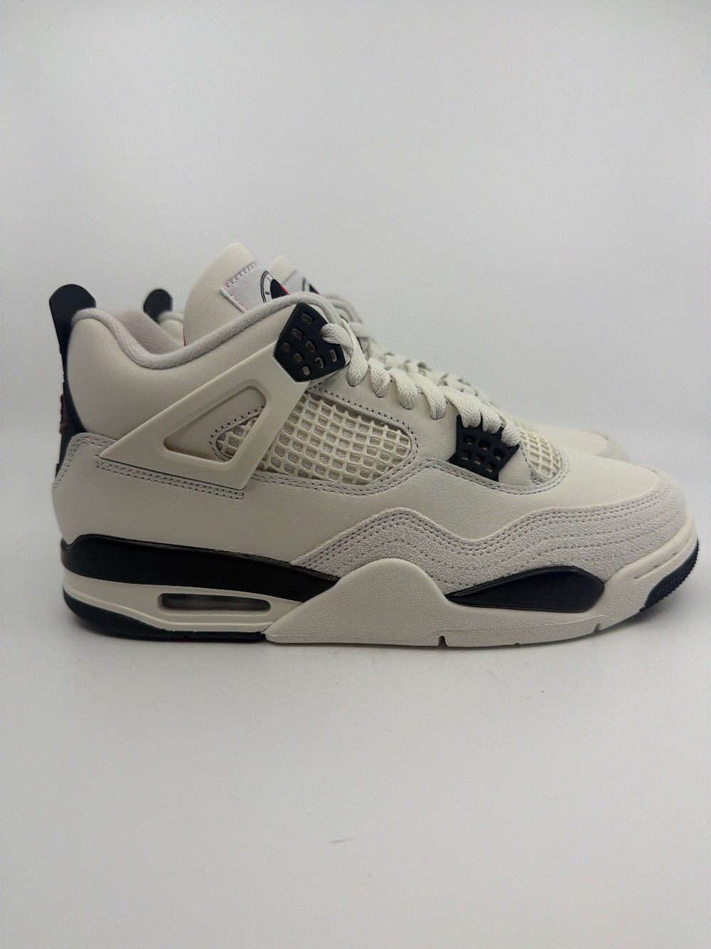 AJ 4 - FLIGHT CLUB