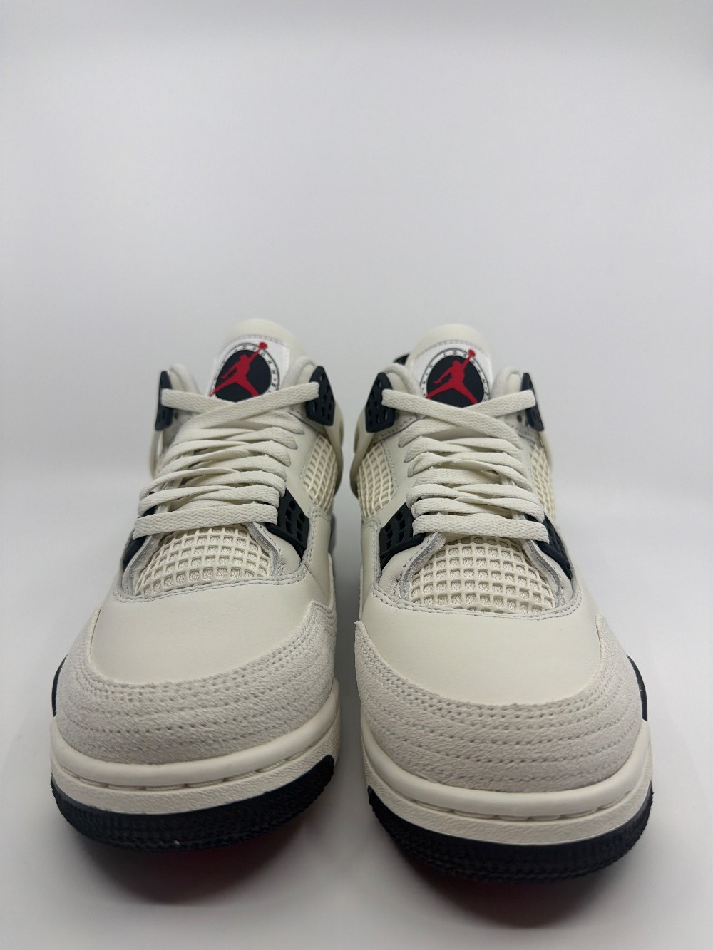 AJ 4 - FLIGHT CLUB