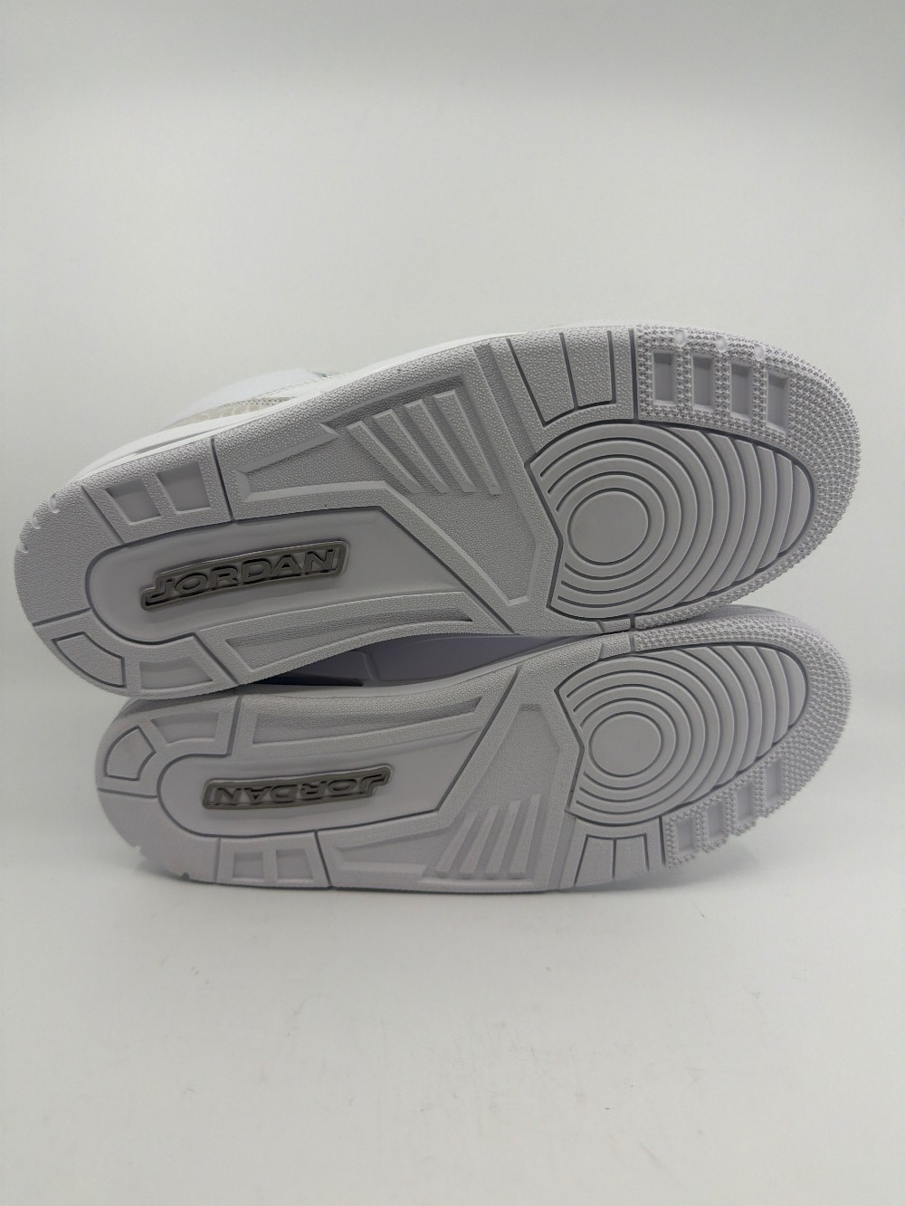 AJ 3 - PURE MONEY (2025)