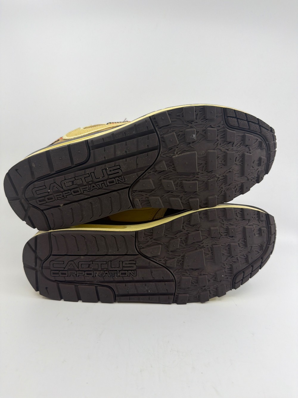 *USED* NIKE AIR MAX 1 X TRAVIS SCOTT - BAROQUE BROWN