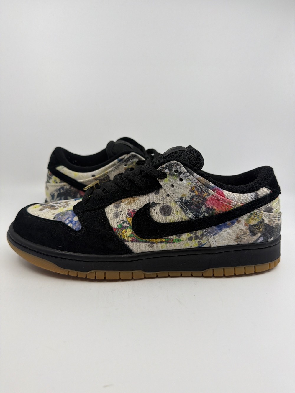 *USED* NIKE SB DUNK LOW X SUPREME - RAMMELLZEE