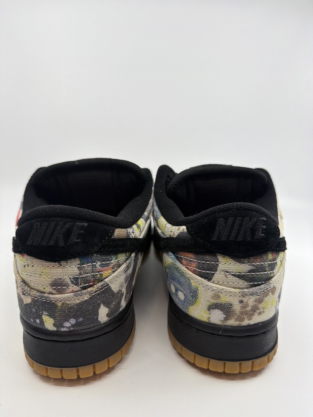 *USED* NIKE SB DUNK LOW X SUPREME - RAMMELLZEE