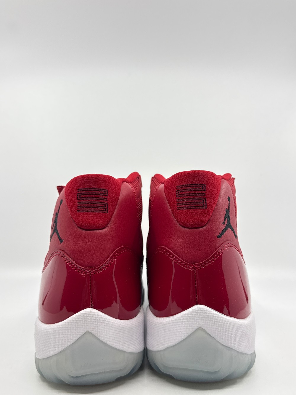 *DAMAGED BOX* AJ 11 - WIN LIKE 96