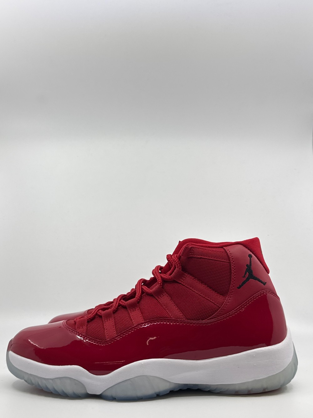 *DAMAGED BOX* AJ 11 - WIN LIKE 96
