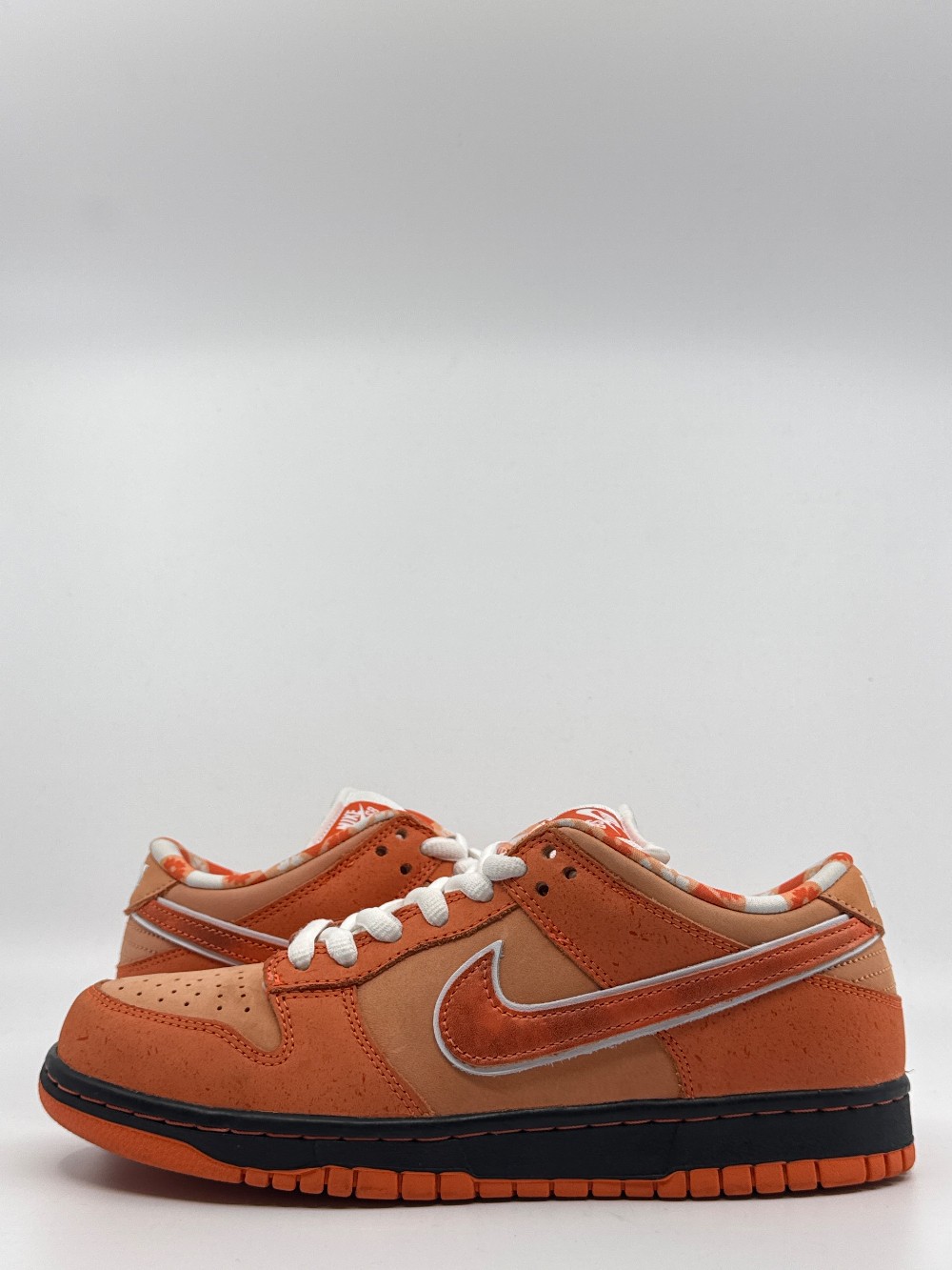 *USED* NIKE SB DUNK LOW X CONCEPTS - ORANGE LOBSTER
