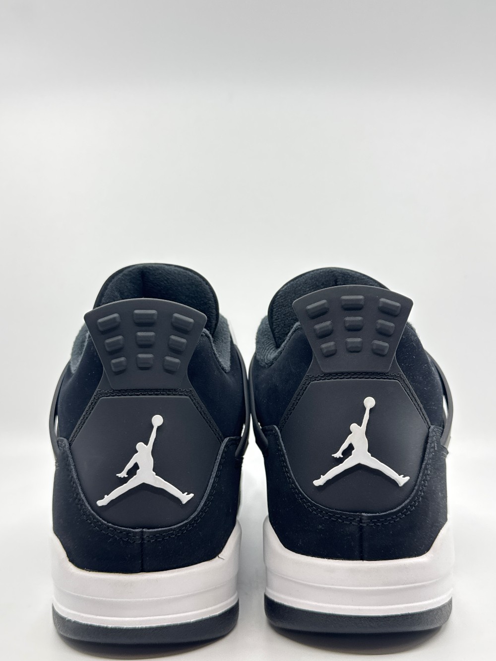AJ 4 - WHITE THUNDER