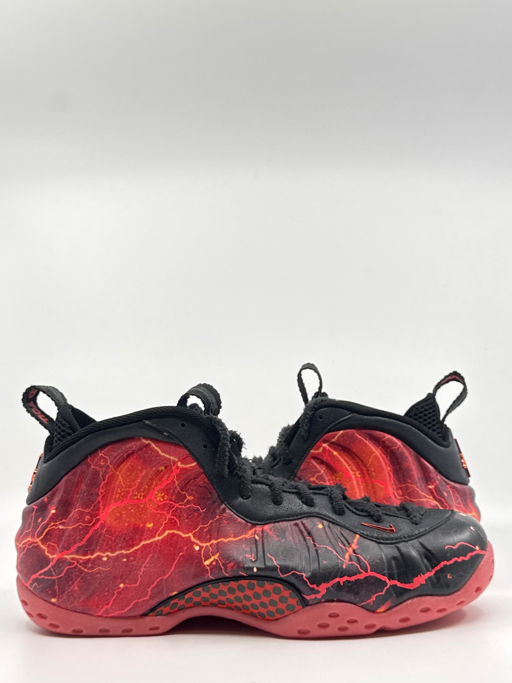 NIKE AIR FOAMPOSITE ONE X STRANGER THINGS