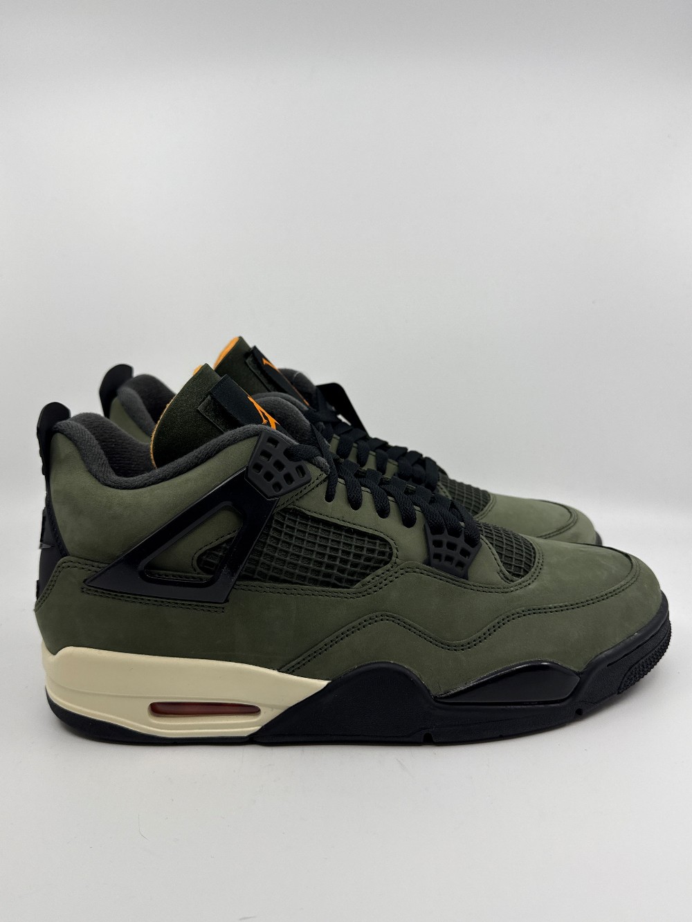AJ 4 - UNDEFEATED (2025)