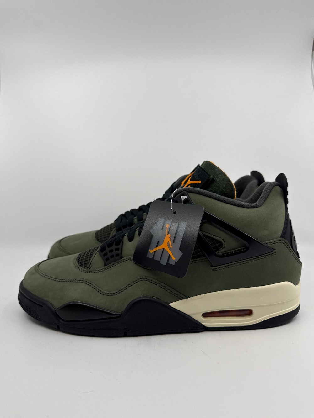 AJ 4 - UNDEFEATED (2025)