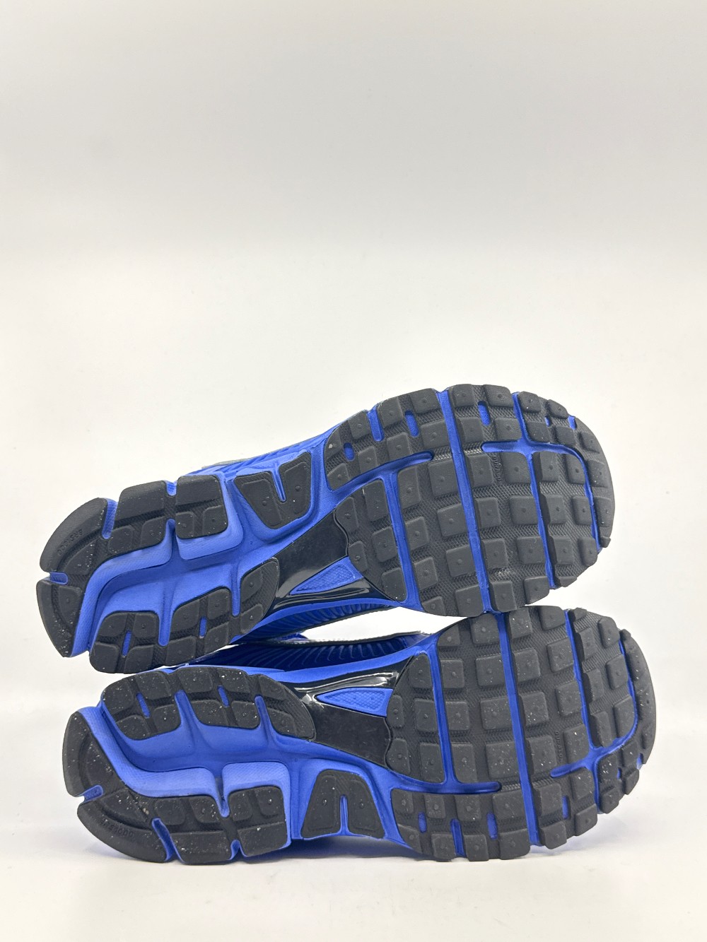 *VNDS* NIKE ZOOM VOMERO 5 (W) - RACER BLUE