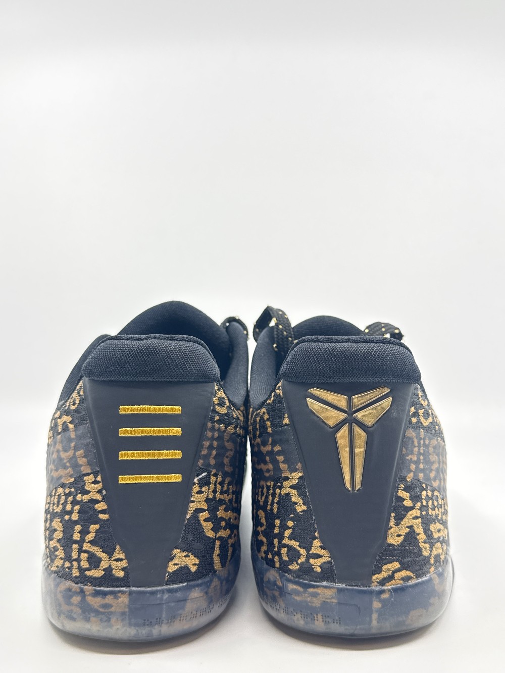 *USED/REP BOX* NIKE KOBE 11 LOW - NIKEID (2016)