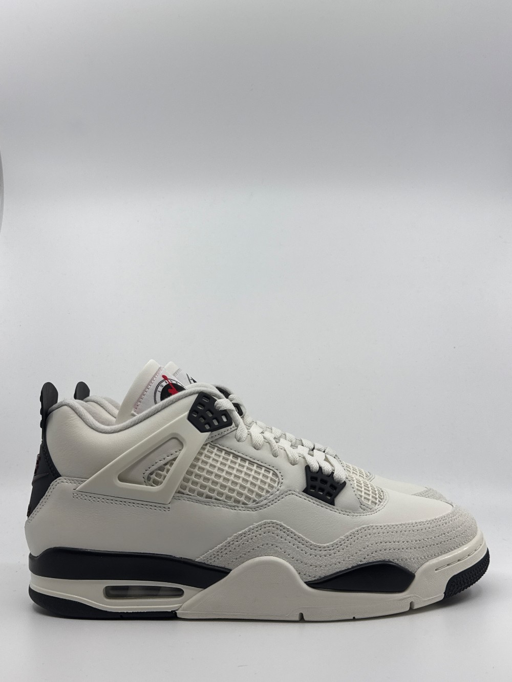 AJ 4 - FLIGHT CLUB