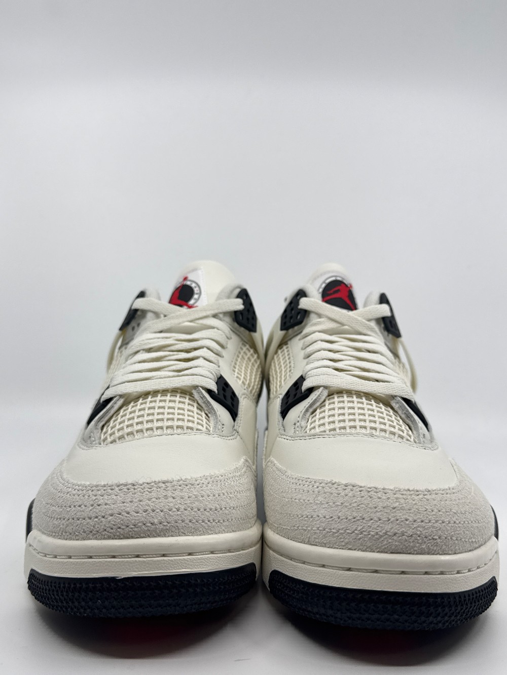 AJ 4 - FLIGHT CLUB