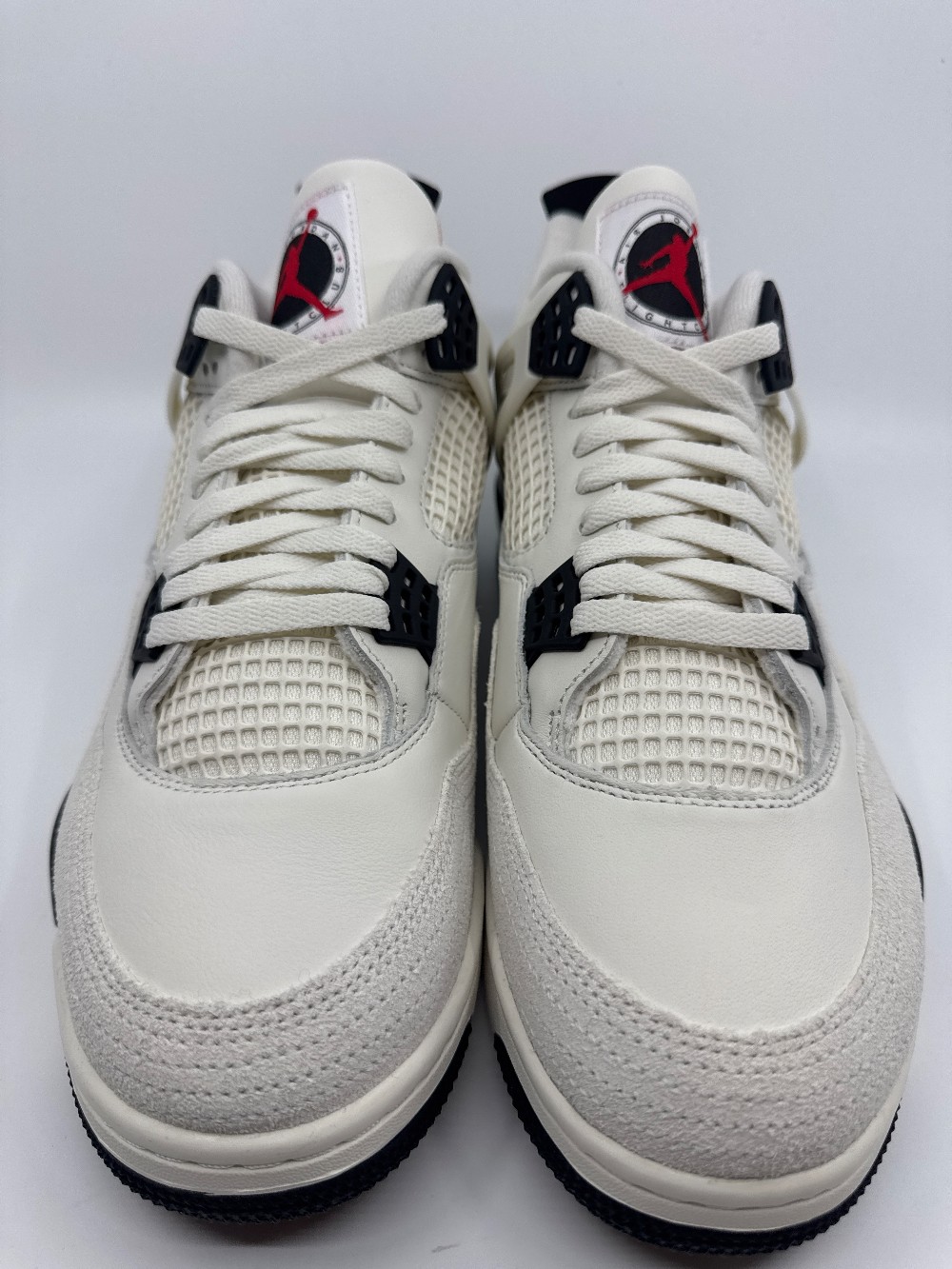 AJ 4 - FLIGHT CLUB