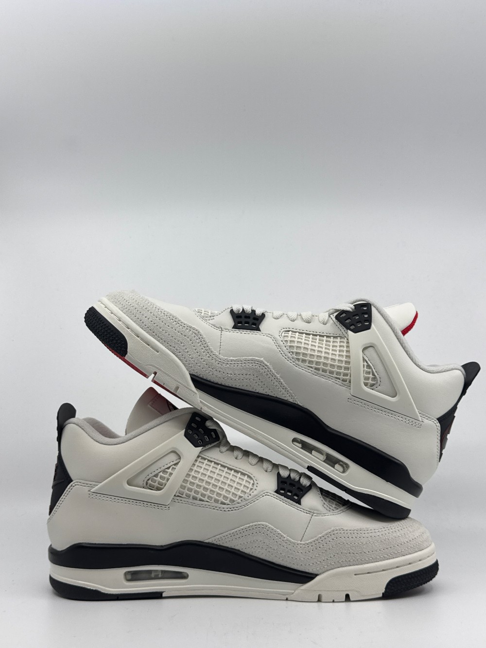 AJ 4 - FLIGHT CLUB