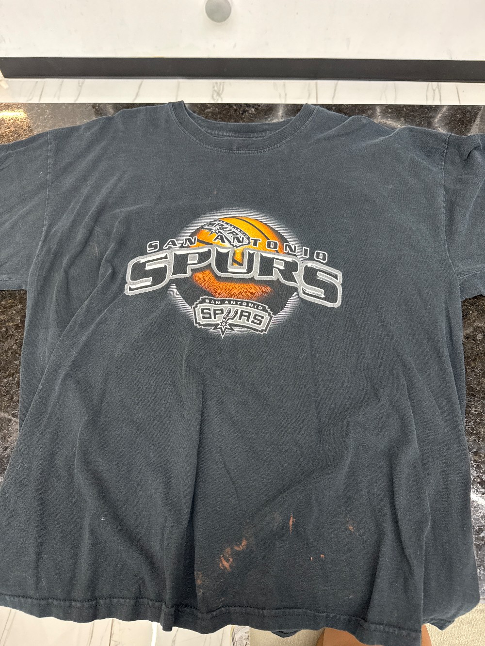 VINTAGE SAN ANTONIO SPURS TEE - BLACK