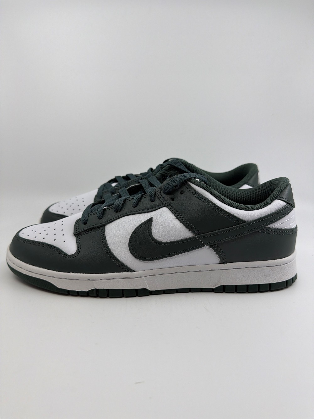 NIKE DUNK LOW - VINTAGE GREEN