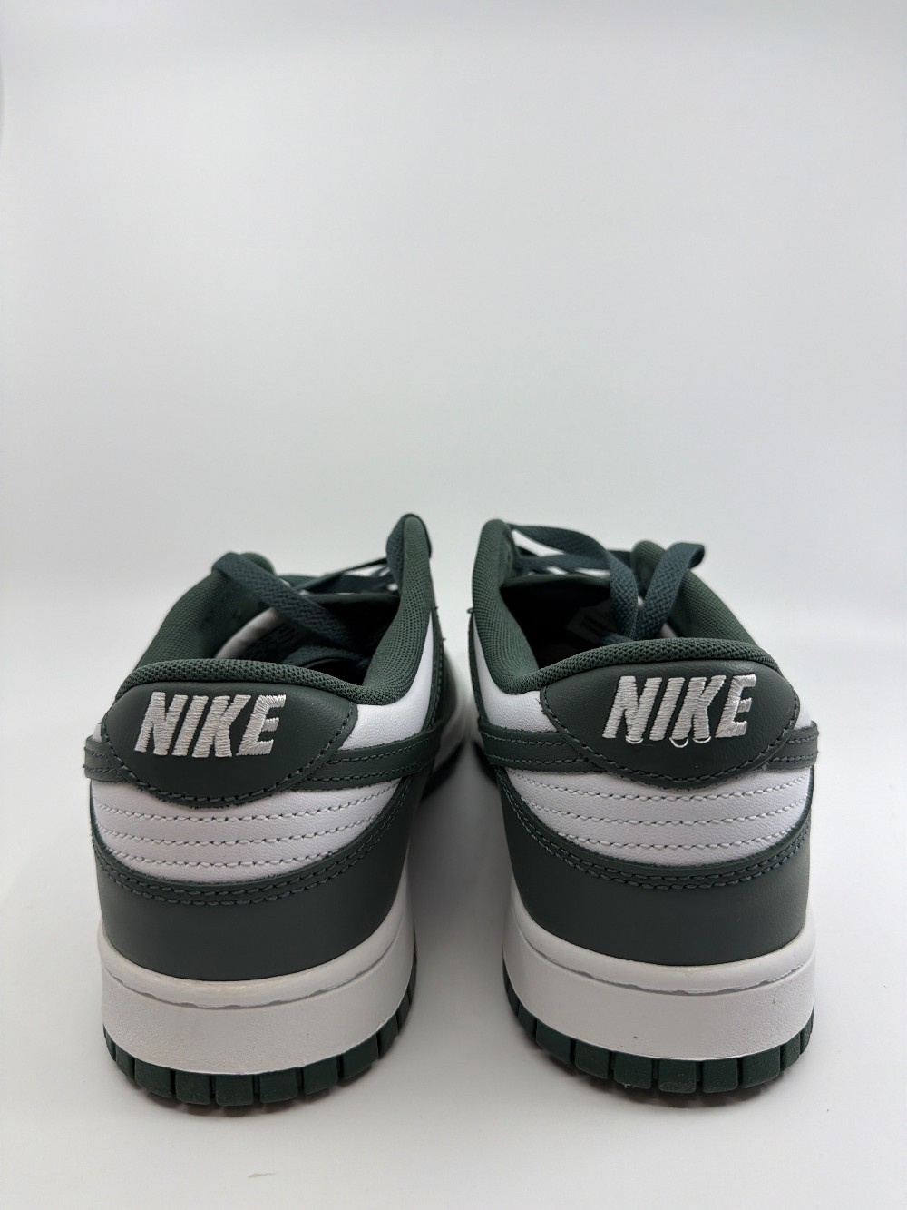 NIKE DUNK LOW - VINTAGE GREEN