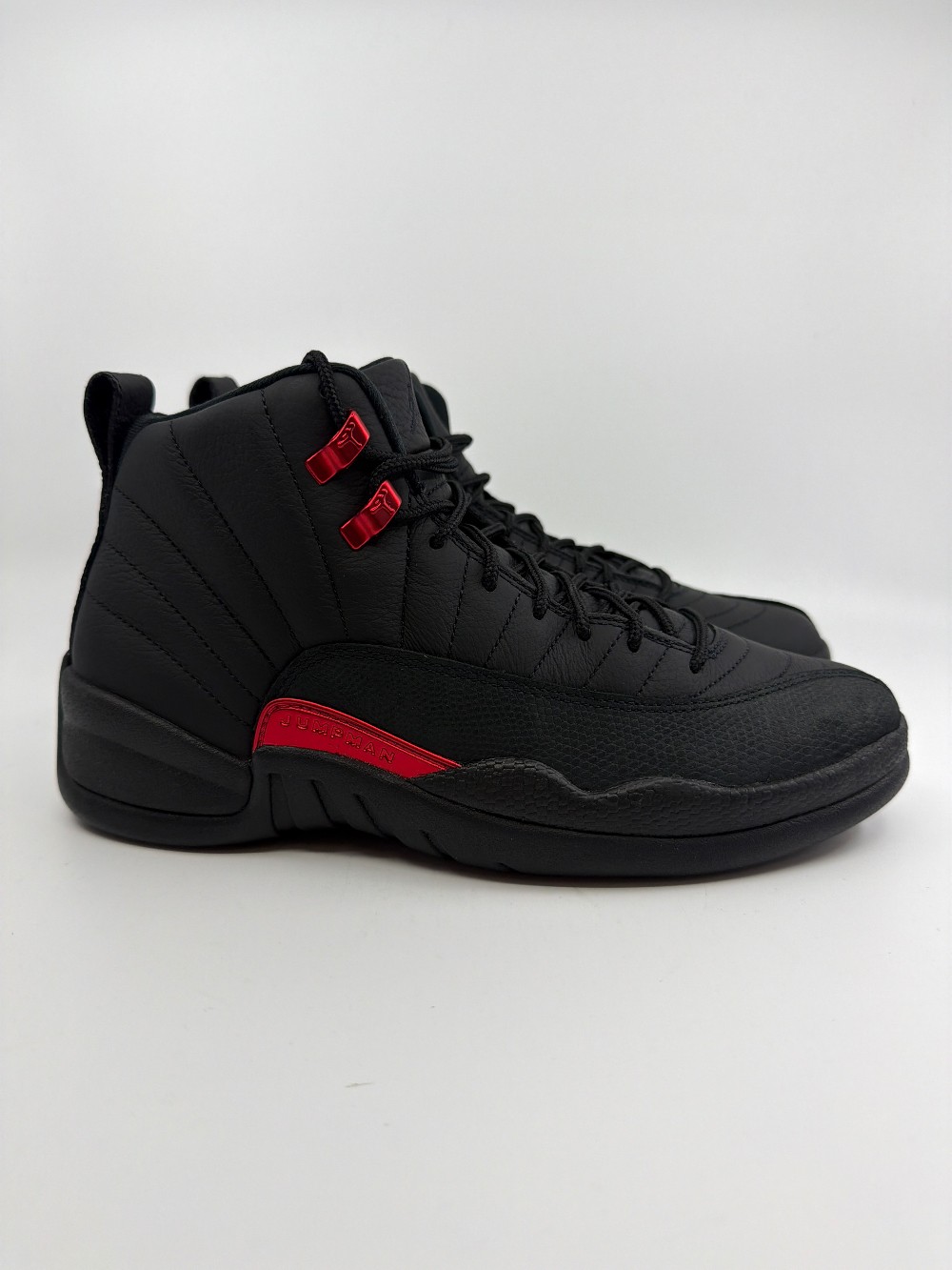 AJ 12 - BLOODLINE