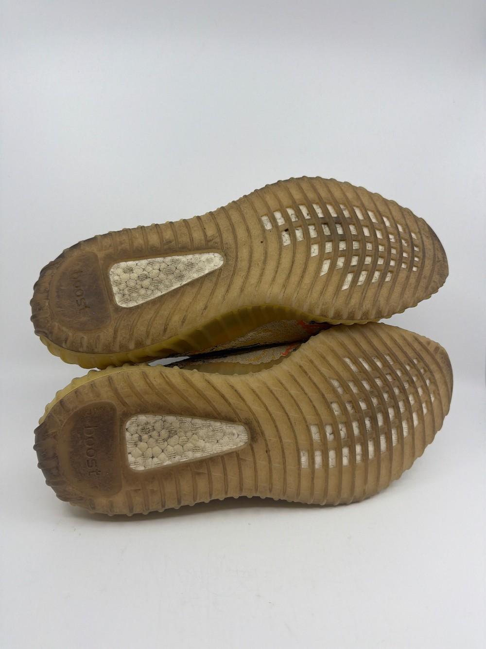 *USED/NO BOX* YEEZY BOOST 350 V2 - MX OAT
