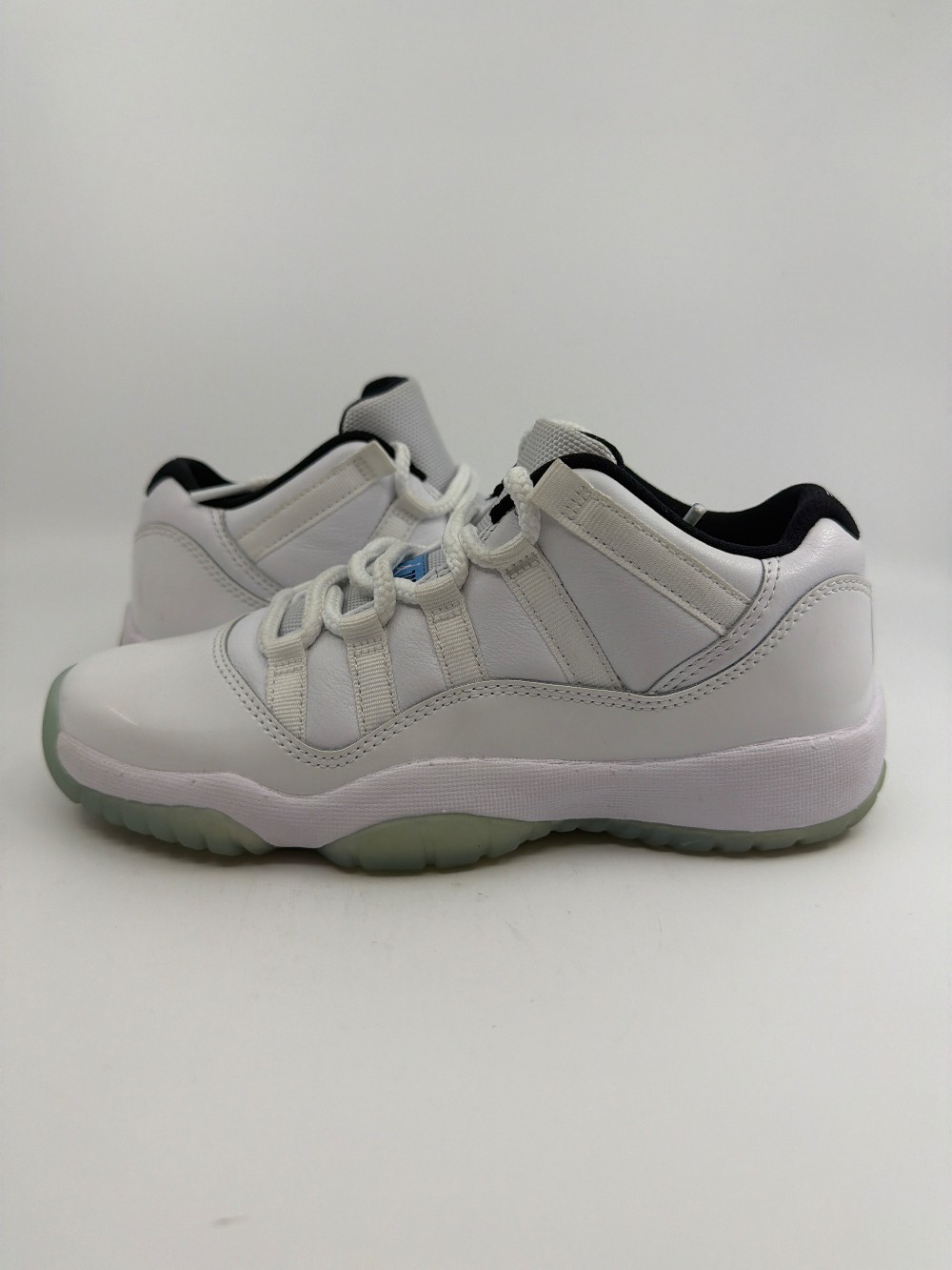 *USED/NO BOX* AJ 11 LOW (GS) - LEGEND BLUE