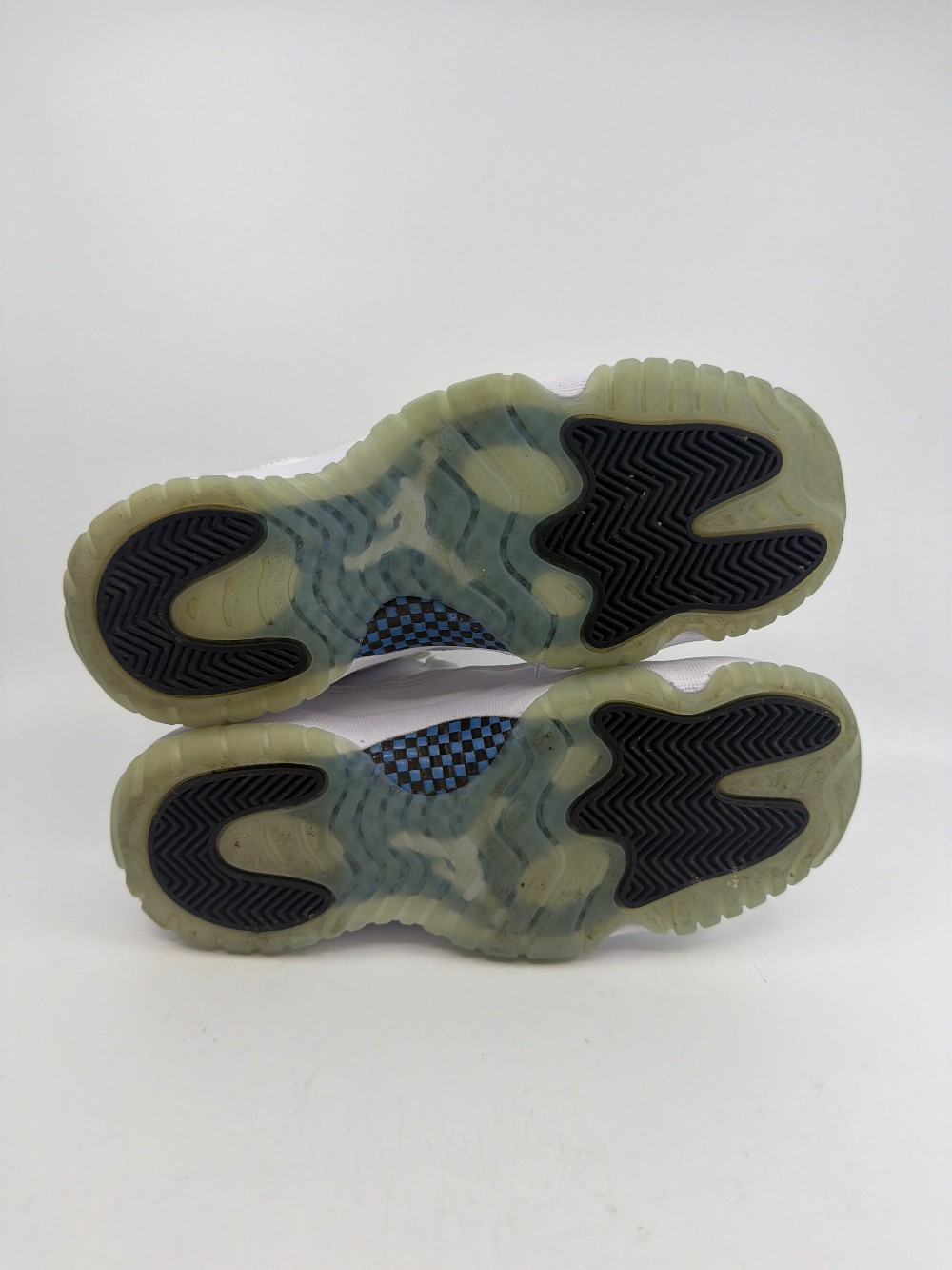 *USED/NO BOX* AJ 11 LOW (GS) - LEGEND BLUE