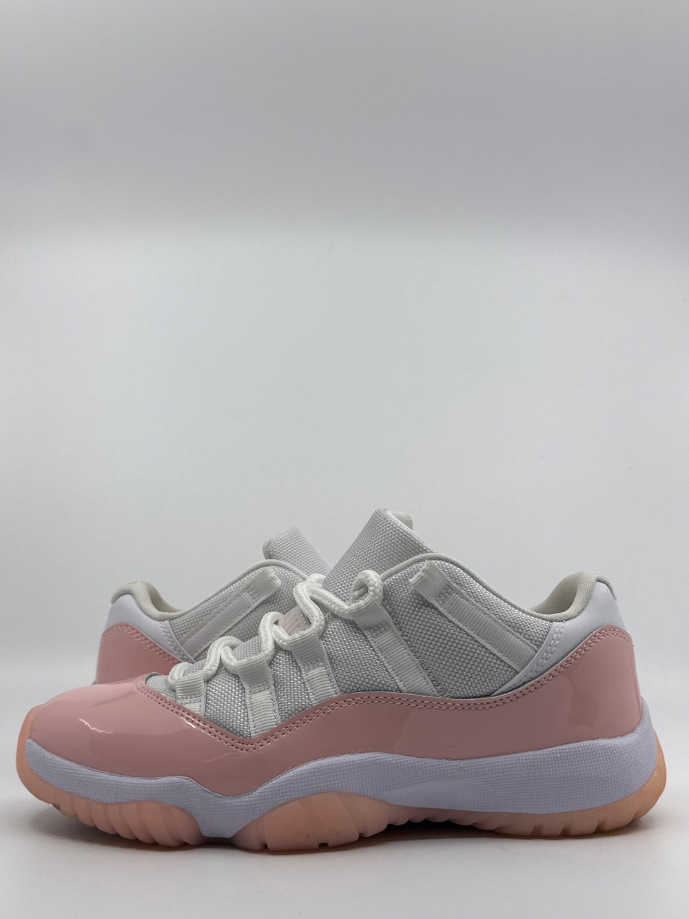 *USED/NO BOX* AJ 11 LOW (W) - LEGEND PINK