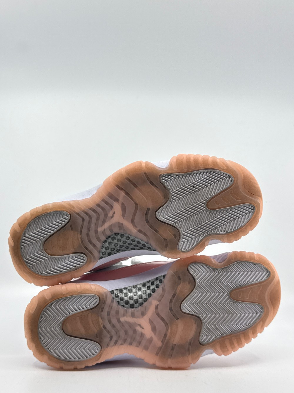*USED/NO BOX* AJ 11 LOW (W) - LEGEND PINK