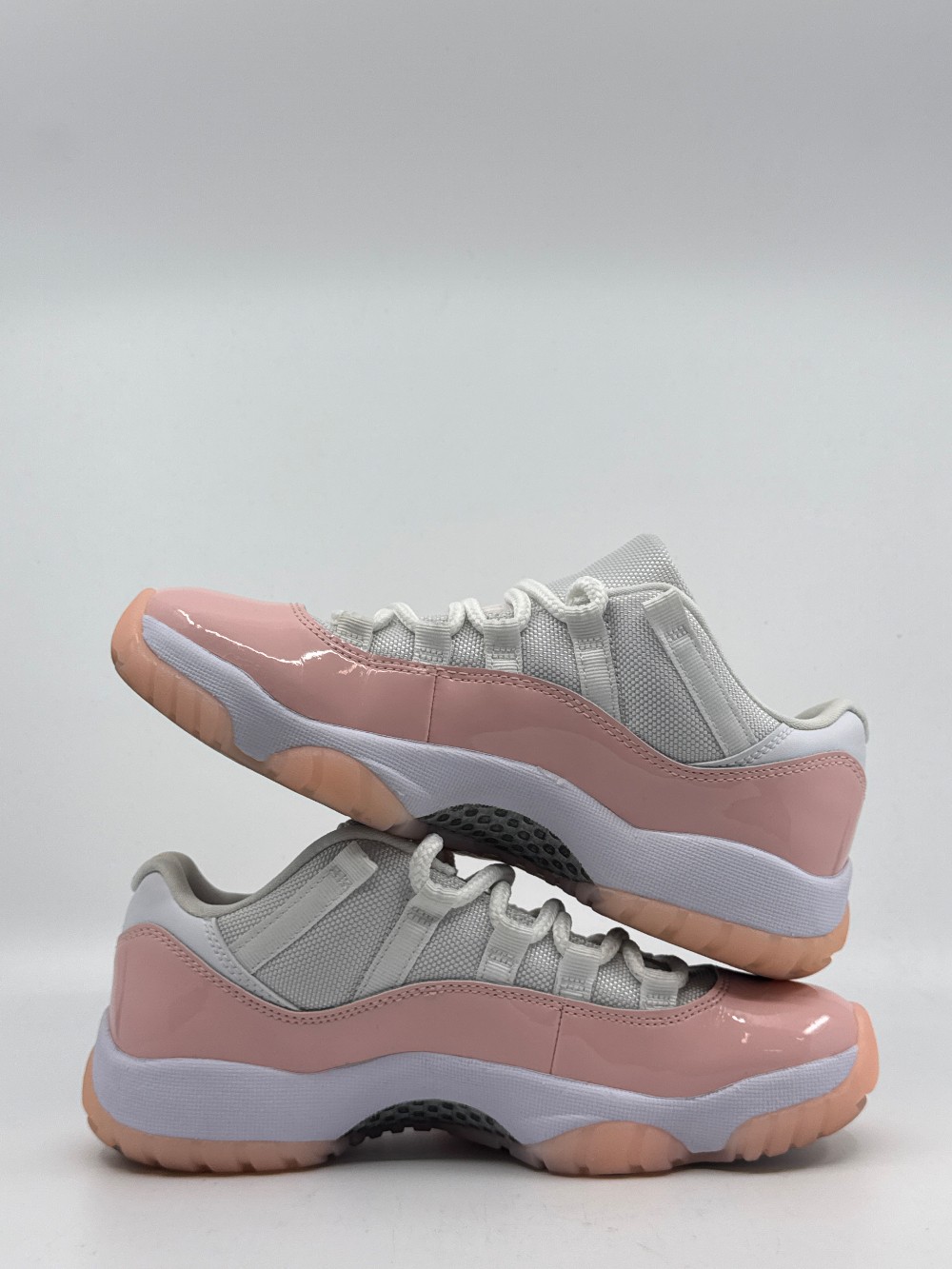 *USED/NO BOX* AJ 11 LOW (W) - LEGEND PINK