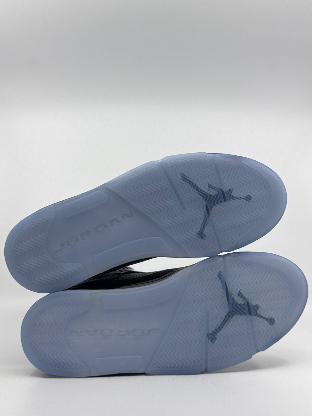 AJ 5 - WOLF GREY (2026)