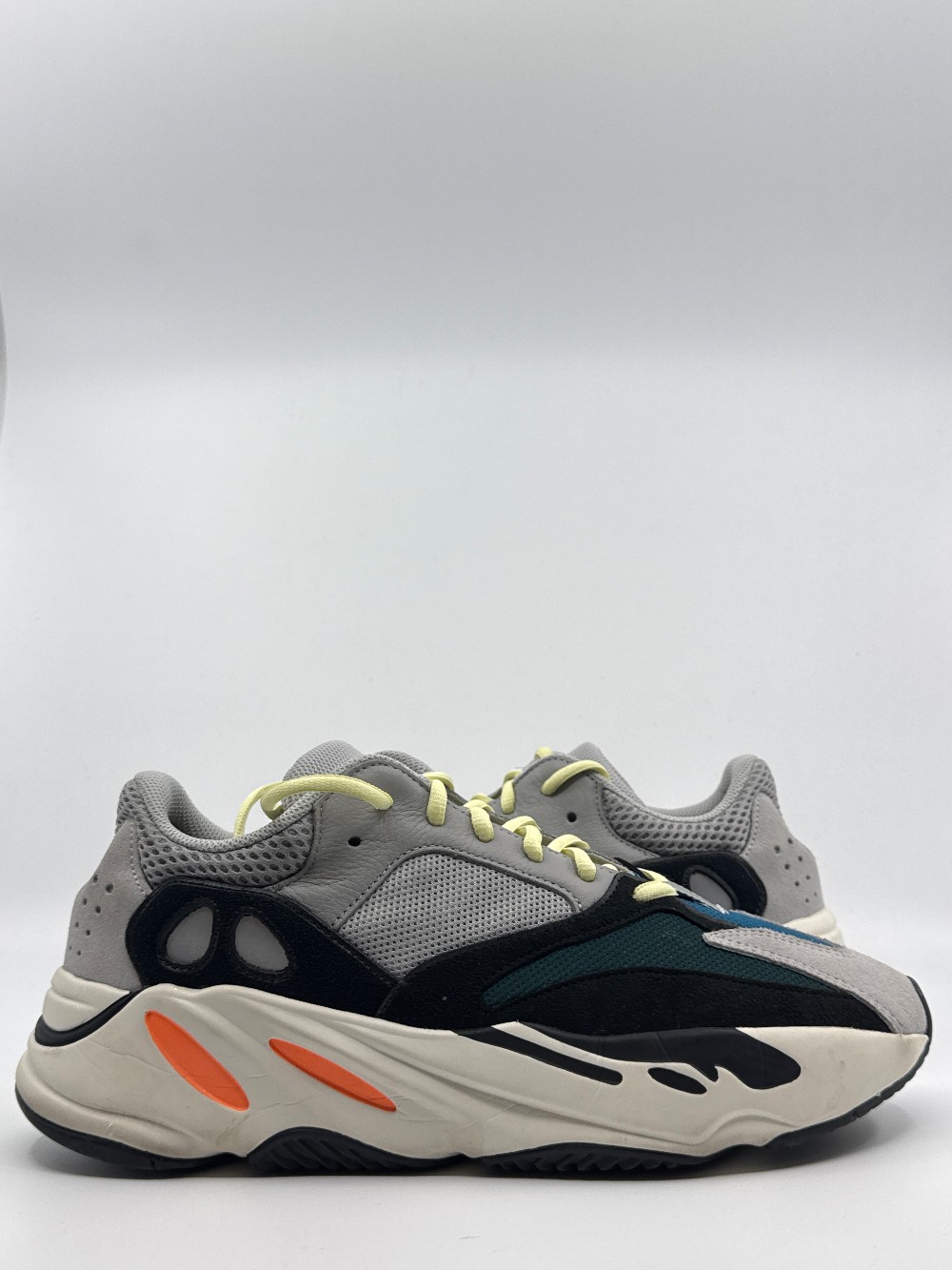 *USED* YEEZY 700 BOOST - WAVE RUNNER