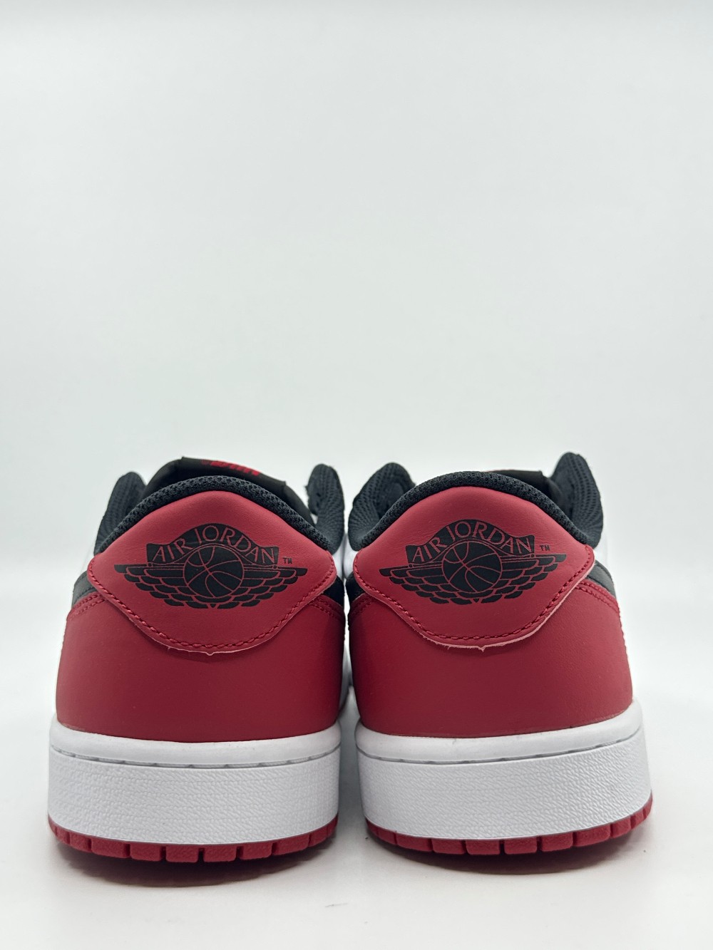 AJ 1 LOW OG - BLACK TOE (2023)