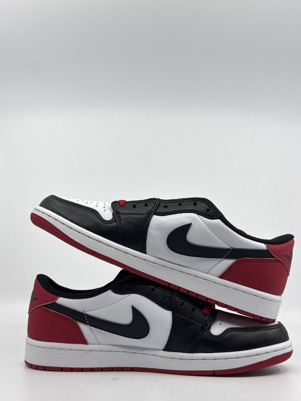 AJ 1 LOW OG - BLACK TOE (2023)