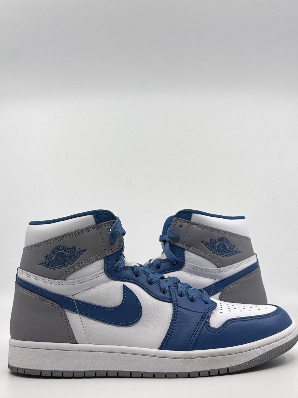 *USED* AJ 1 - TRUE BLUE
