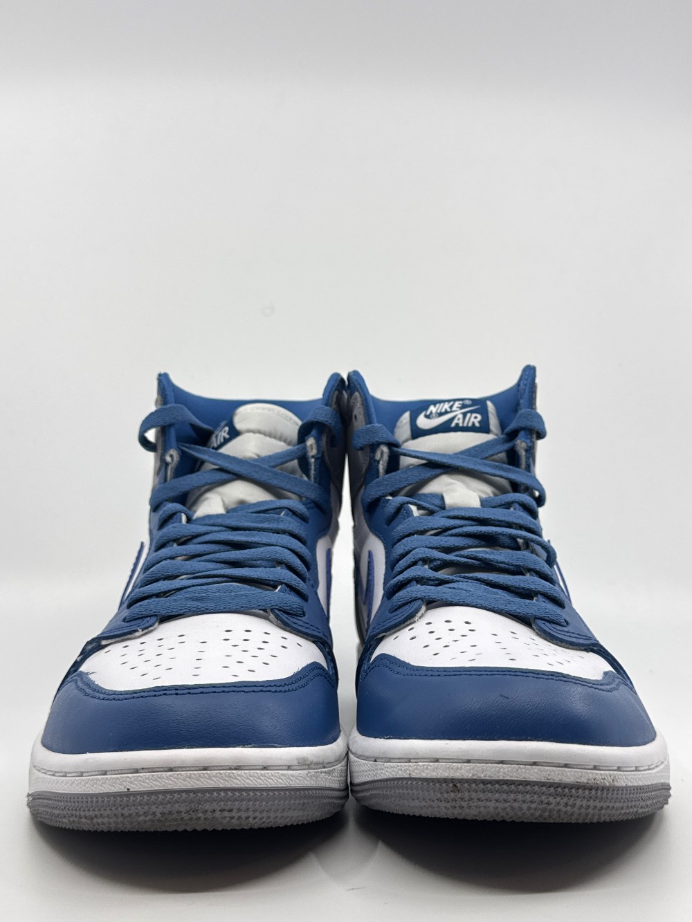 *USED* AJ 1 - TRUE BLUE