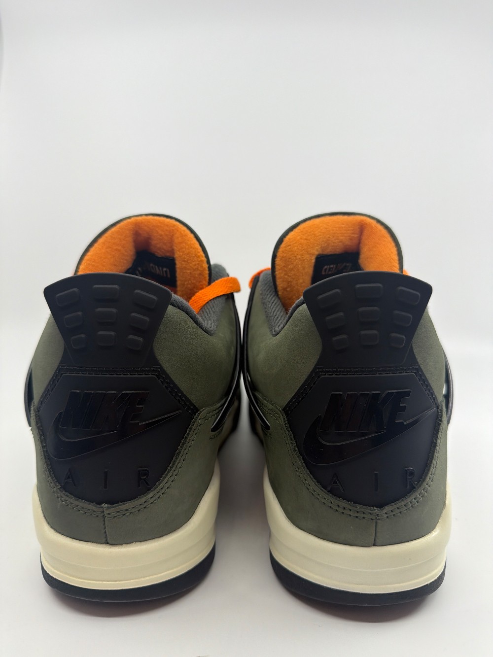 *USED* AJ 4 - UNDEFEATED (2026)