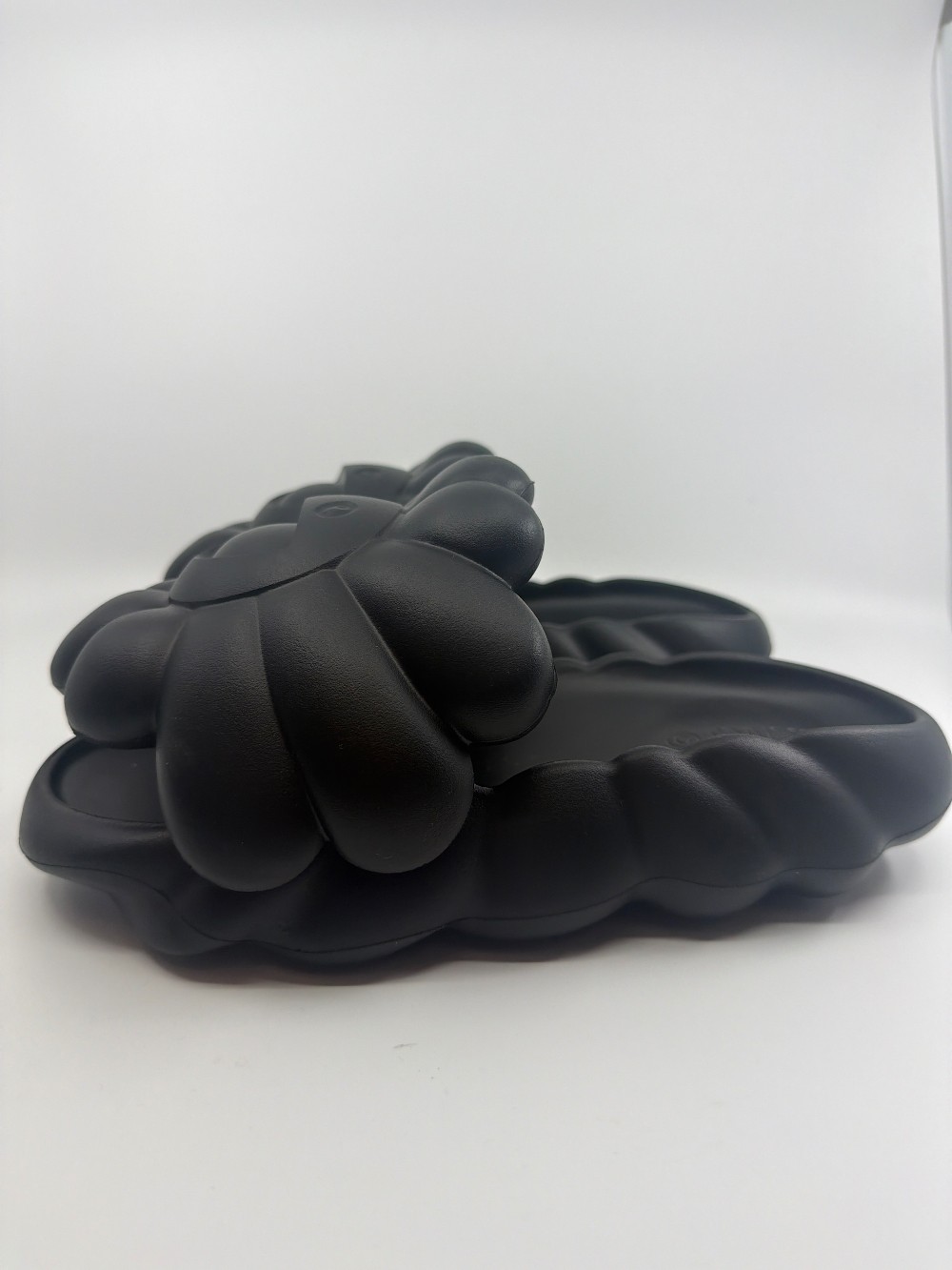 OHANA FULL BLOOM SLIDE - BLACK